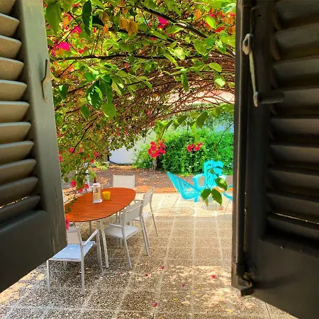 Colonial House In Ayios Andreas,